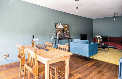 Oldham House | Amazing views and close proximity to Manchester