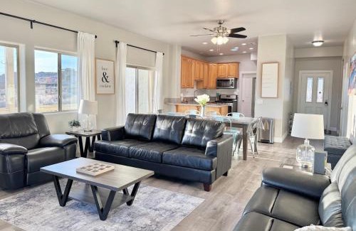 Greenehaven House | Amazing Views and Prime Location