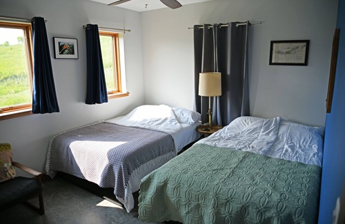 Stark Other | Amazing Views at this Modern Retreat on 5 Acres. Superhost on AirBnB!