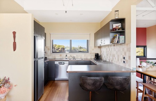Surf Beach House | Amazing Views by Ready Set Stay