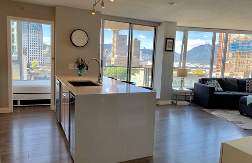 Central Apartment | Amazing Views, DT, Free Parking