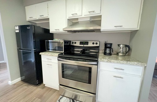 Southeast Colorado Springs Condo | Amazing Views - 1-bedroom condo in Colorado Springs with AC, WiFi