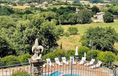 Montefiascone Villa | Amazing villa on Umbrian hill overlooking lake - sleeps 24 - Pool and Jacuzzi