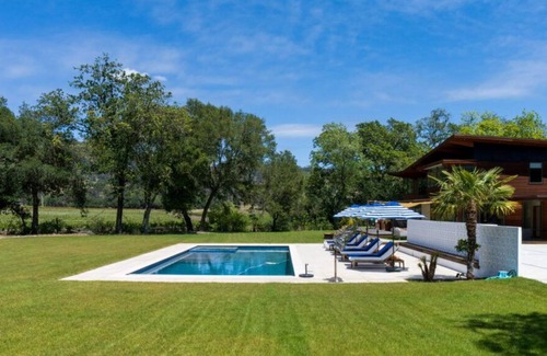 Geyserville House | Amazing Wine Country Estate- Your Private Resort!