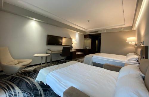 Srodmiescie Hotel | Ambasador Premium