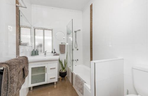 South Toowoomba House | Ambiente Cottage - Pet and Family Friendly