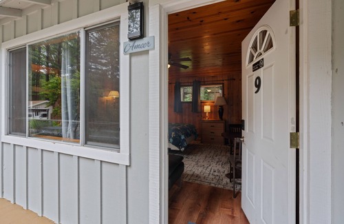 Boulder Creek Hotel | Ameer - room Masoods Lodge