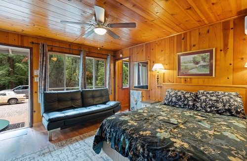 Boulder Creek Hotel | Ameer - room Masoods Lodge
