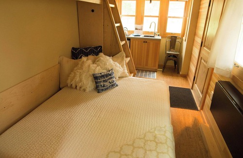 Lyons Resort | American Aspen – Experience Tiny Living at Its Coziest Near Estes Park & Boulder