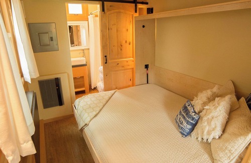 Lyons Resort | American Aspen – Experience Tiny Living at Its Coziest Near Estes Park & Boulder