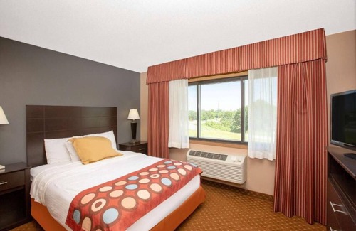 Oakdale Hotel | American hotel in Coralville Iowa City Iowa