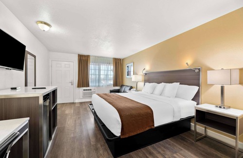 Flagstaff Hotel | Americas Best Value Inn & Suites Flagstaff