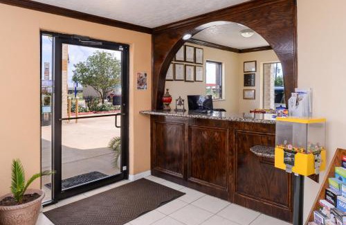 Waller Hotel | Americas Best Value Inn & Suites Waller/Prairie View