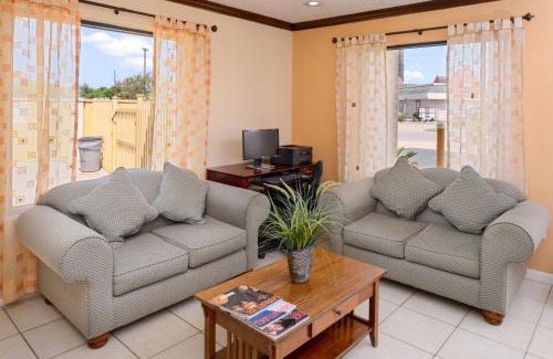 Waller Hotel | Americas Best Value Inn & Suites Waller/Prairie View
