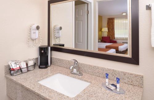 Plattsburgh Hotel | Americas Best Value Inn Plattsburgh