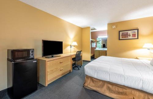 St. Marys Hotel | Americas Best Value Inn St. Marys