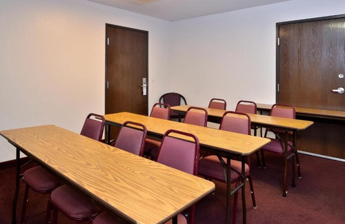 Somerville Hotel | Americas Best Value Inn Somerville Texas