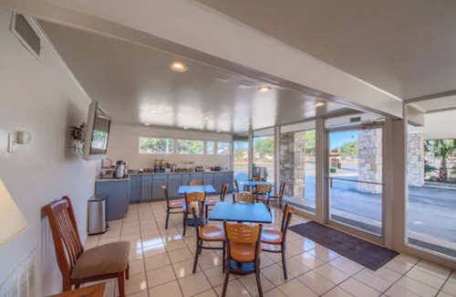 Uvalde Hotel | Americas Best Value Inn Uvalde