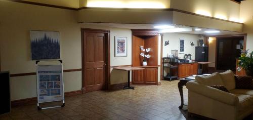 Lake Hallie Hotel | Americas Best Value Inn Chippewa Falls