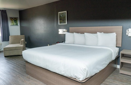 Burnside Hotel | Americas Best Value Inn Donaldsonville