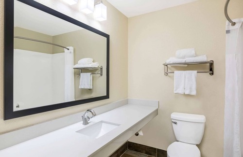 Prairie Du Chien Hotel | AmericInn by Wyndham Prairie du Chien