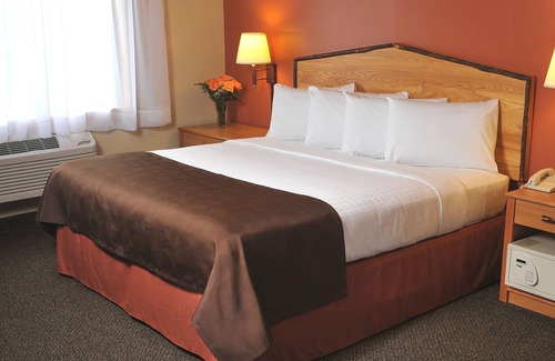 Oswego Hotel | AmericInn by Wyndham Oswego