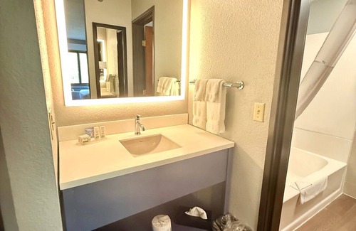 Tofte Hotel | AmericInn by Wyndham Tofte Near Lake Superior