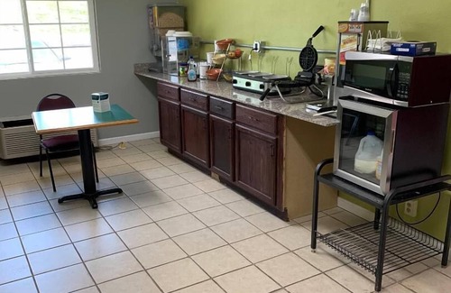 Gilbertsville Hotel | AmeriVu Inn & Suites - Gilbertsville