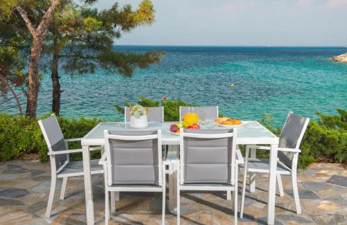 Megalos Prinos House | Amicasa Private Seaside Suite