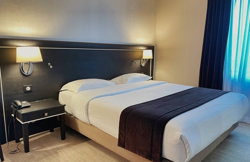 L'Isle-Adam Hotel | Amicitia
