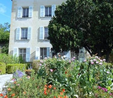 Auvers-sur-Oise Apartment | Amman Studio avec terrasse au cœur du village impressionniste