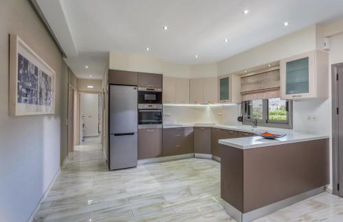 Malevizi Apartment | Ammos Beachfront Luxury Apartment
