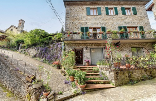 Palazzuolo sul Senio Villa | AMORE RENTALS - Villa Barbara 1 with Private Pool and Garden