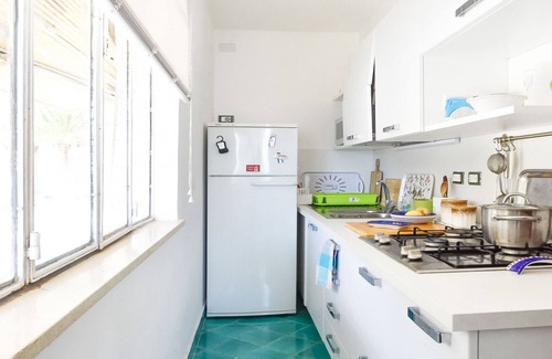 Positano City Centre Ski Chalet | AMORE RENTALS - Casa Raffi with Sea View on Positano Beach