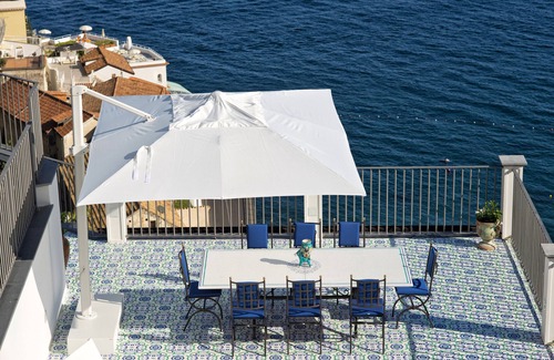 Amalfi Villa | AMORE RENTALS - Palazzo della Storia with Sea View, Jacuzzi, Terraces, Breakfast and Air Conditioning