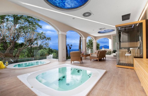 Sorrento Villa | AMORE RENTALS - Villa Nina with Pool and Sea View