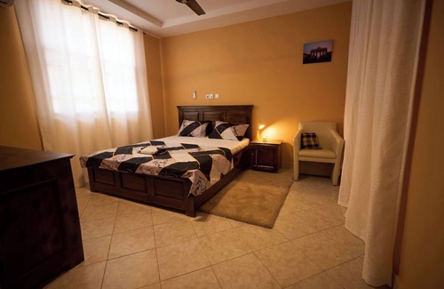 Kumasi Hotel | amp lodge