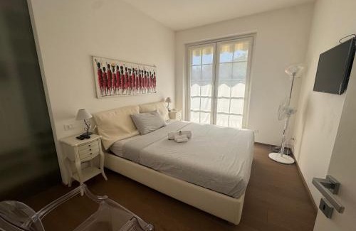 Fubine Apartment | Ampio Appartamento con vista lago, sauna e camino Golf club Margara