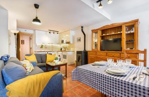 Canfranc Apartment | Amplio apartamento de montaña con terraza y WiFi