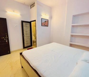 Varanasi House | Amrit Ganga paying guest house