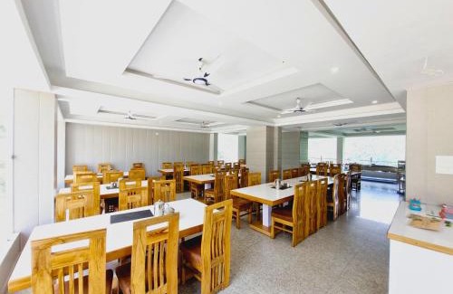 Ukhimath Hotel | Amritara SunInn, Kedarnath