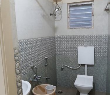 Allapakkam Hotel | Amutham Inn