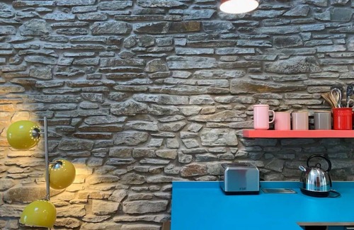 Llantrisant Apartment | An airy and stylish apartment in old Llantrisant