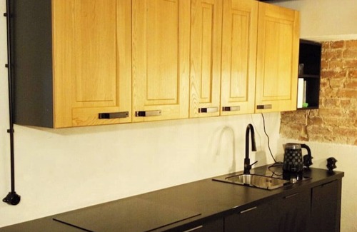 Brynow Apartment | An Atmospheric, Conveniently Located Studio With a Free Parking Spot