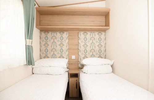 Bridport House | An attractive pet friendly 12ft-wide caravan.