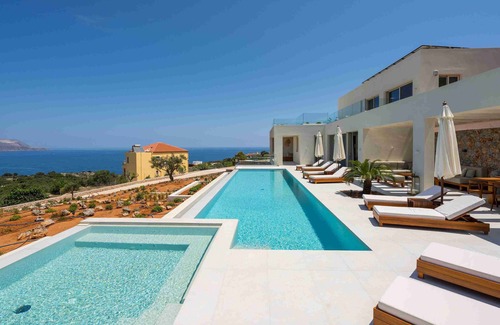 Kokkinon Khorion Villa | An Elegant villa in Kokkino Horio