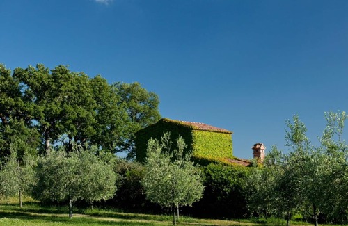Montegrossi Villa | An enchanting small villa, perfect for two, with an unparalleled view.