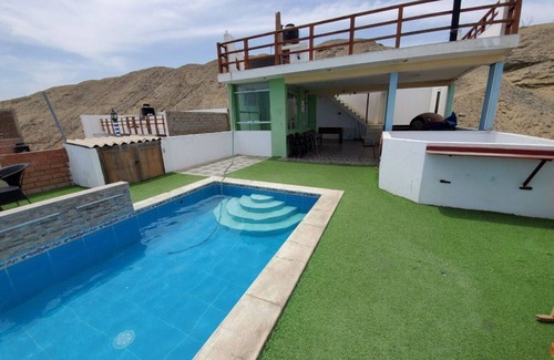 Huanchaco House | An expensive master bedroom