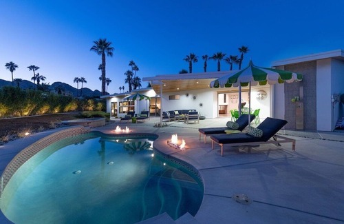 Magnesia Falls Cove House | An Extra Hour of Sunshine, Southern California Desert