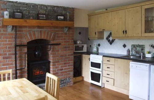 Shiplake Cottage | AN GRIANAN, pet friendly, with a garden in Clonakilty, County Cork
